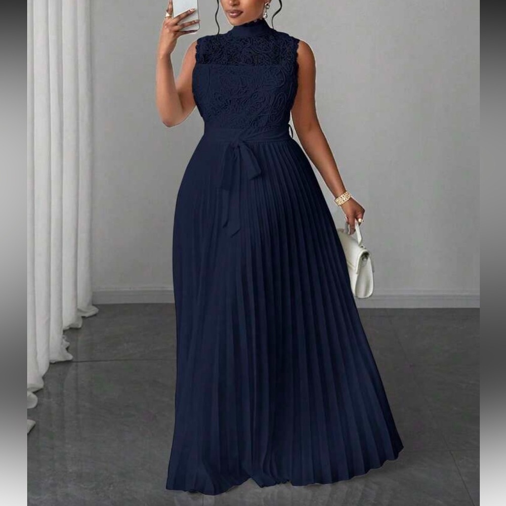 Elegant Navy Blue  Lace Evening Gown